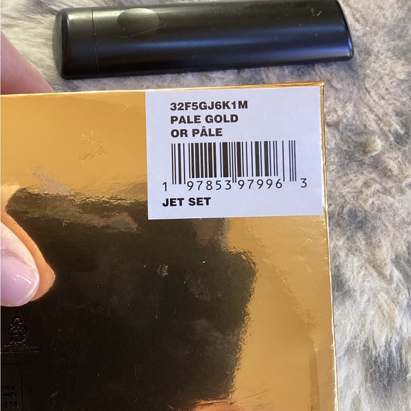 Michael Kors Gold leather Travel Set passport & luggage tag. NWT NIB - Picture 6 of 7